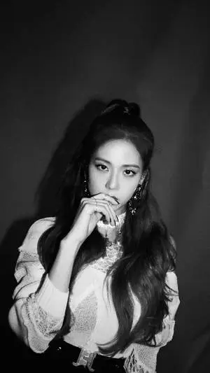Black And White Jisoo Cute Long Hair