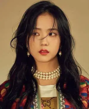Jisoo looks stunning in her signature style. 